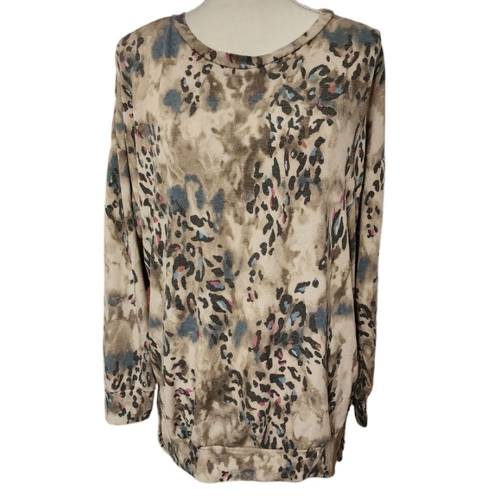 White birch cheetah print top Size Small